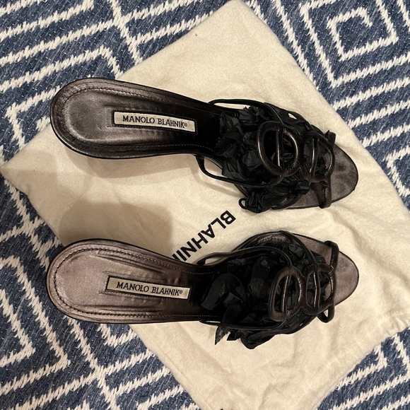 Manolo Blahnik Circle Cut Out Pewter Strappy Sandals - Picture 5 of 6